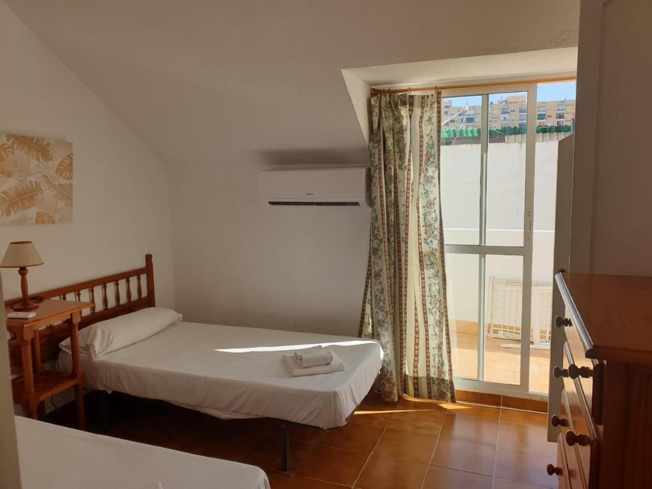 Apartamento Decada Cervantes 19 フエンヒロラ エクステリア 写真