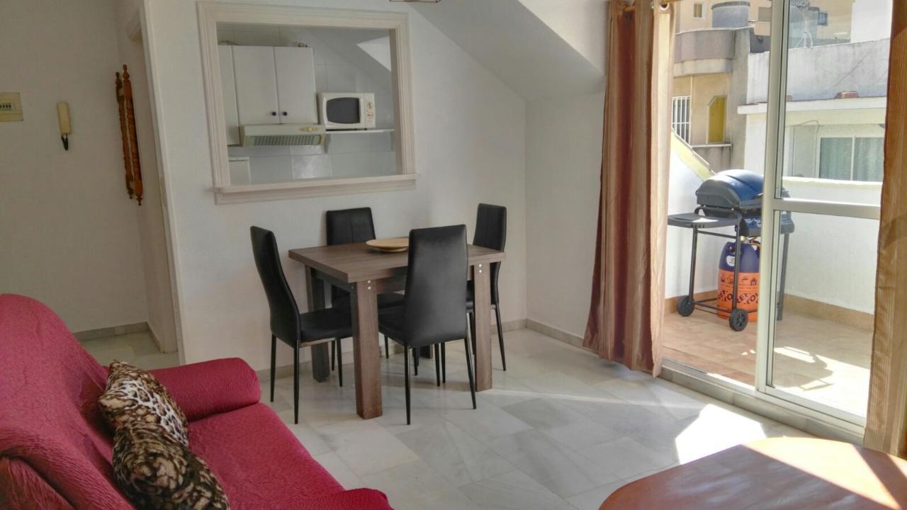 Apartamento Decada Cervantes 19 フエンヒロラ エクステリア 写真